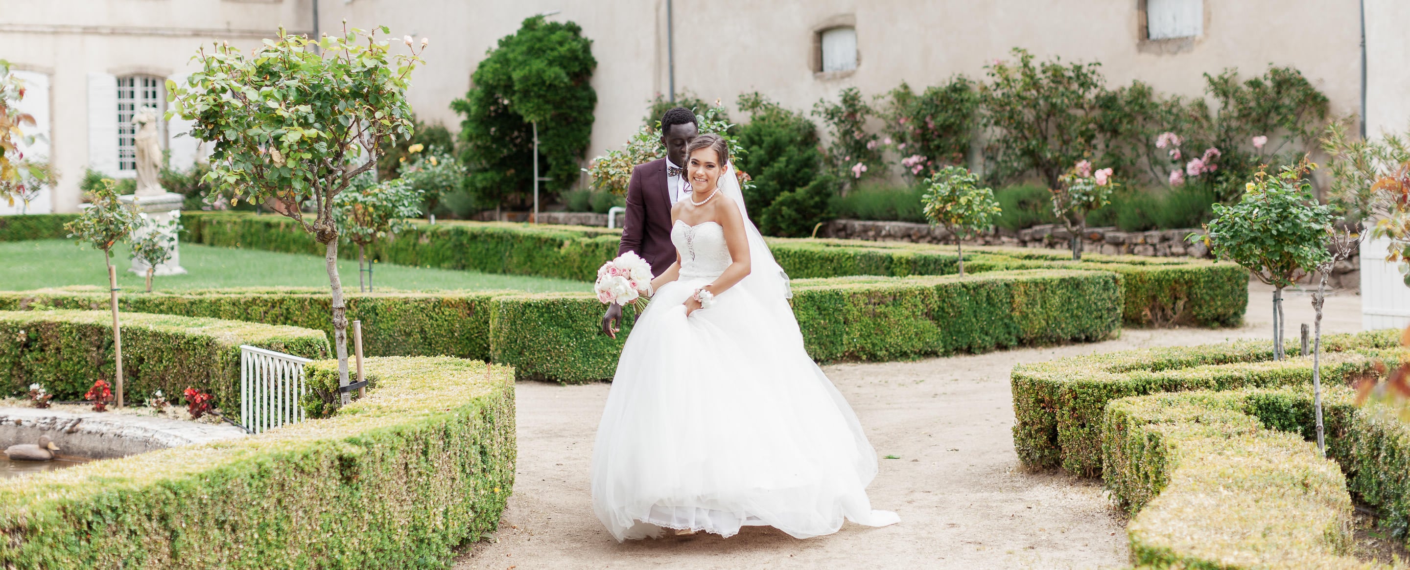 couple de mariés au chateau de gourdan